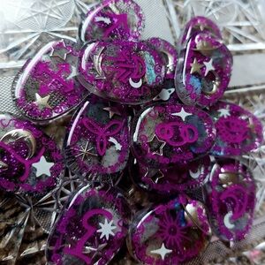 Labradorite Crystal Glow-In-The-Dark Space Theme Witch's Rune Set